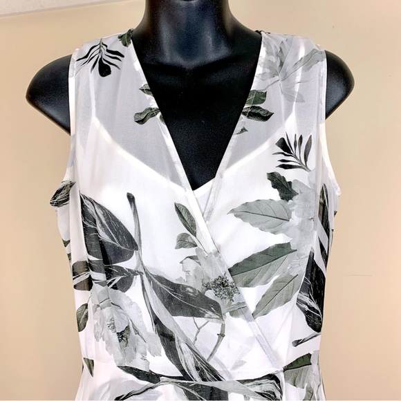 *price firm* Calvin Klein Floral Dress , Size 8 - Picture 4 of 7